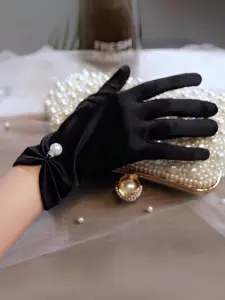 قفازات ساتان نسائية قصيرة بلؤلؤ صناعي، أنيقة للزفاف والحفلات والهالوين، تصميم كلاسيكي راقٍ يعكس الذوق الرفيع 11 17248166327600748b84f8f3575ce0278cbbd9a063