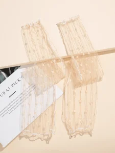 قفازات نسائية بدون أصابع بتصميم ميني ماليست، إكسسوار يومي أنيق، مناسب للاستخدام اليومي والكاجوال أو لإطلالات السهرات البسيطة 4 1739263735cd85d20638cce45d527d4d3661957216