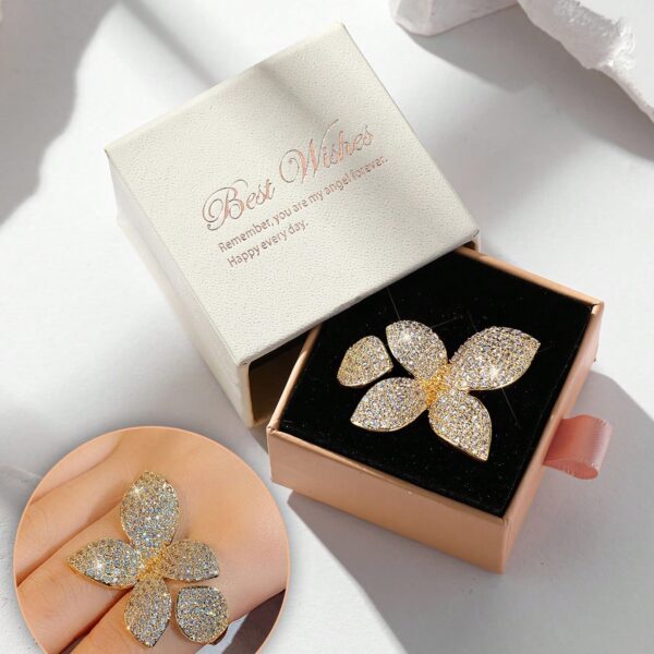 خاتم نسائي مزين بفراشة وزهرة CZ داخل علبة هدايا