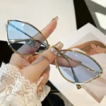 نظارات بيضاوية نسائية كلاسيكية خفيفة وأنيقة، تصميم مريح للارتداء اليومي، يضيف لمسة رقي إلى أي إطلالة - الصورة 6