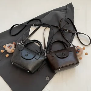 حقيبة بوسطن كروسبودي للنساء، تصميم كوري عملي وأنيق للاستخدام اليومي 6 23fb6c6d a4a4 4744 b718 3aef8da5d406