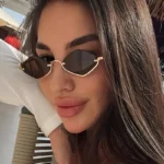 نظارات شمسية نسائية ريترو 2025 بتصميم معين نصف إطار، عدسات بولي كربون وإطار معدني أنيق - الصورة 3