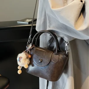 حقيبة بوسطن كروسبودي للنساء، تصميم كوري عملي وأنيق للاستخدام اليومي 7 37a4b1f7 5bc5 41c9 a62f 784338ef2cf7