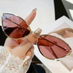 نظارات بيضاوية نسائية كلاسيكية خفيفة وأنيقة، تصميم مريح للارتداء اليومي، يضيف لمسة رقي إلى أي إطلالة - الصورة 5