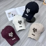 قبعة نسائية خفيفة بطباعة لا تقلق كن سعيدًا