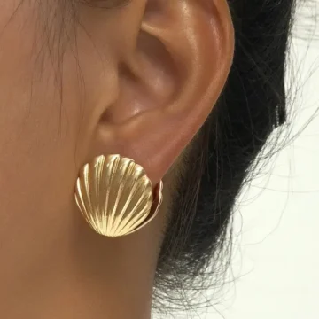 أقراط قوقعة نسائية ذهبية، تصميم كلاسيكي