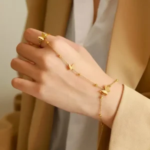 سوار فراشة للنساء ذهبي مفتوح، إكسسوار ناعم للهدايا والمناسبات، يضيف لمسة ناعمة وأنثوية لأي إطلالة 10 c0f7f864 1602 4e2b b5be e0df96f2a2f8