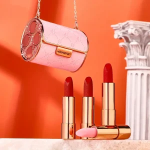 أحمر شفاه فاخر غير لامع بـ٤ ألوان ثابتة، مقاوم للماء ولا يلطخ، مناسب طوال اليوم وفي جميع الأجواء، يمنح مظهرًا أنيقًا غير لامع بدون إحساس بالجفاف 7 d44c91af4a4e818bb72a882dc437c3ad