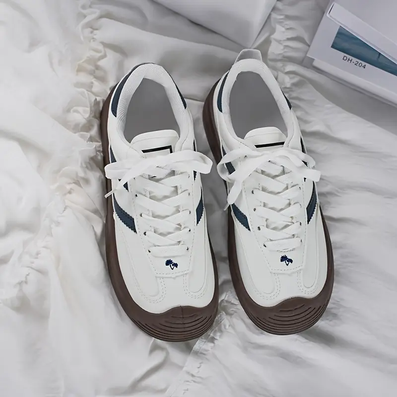 أحذية صيفية نسائية ريترو بيضاء 2025، مريحة وأنيقة لإطلالة خريفية عصرية، مثالية للاستخدام اليومي 3 أحذية صيفية نسائية ريترو بيضاء 2025، مريحة وأنيقة لإطلالة خريفية عصرية، مثالية للاستخدام اليومي - الصورة 3