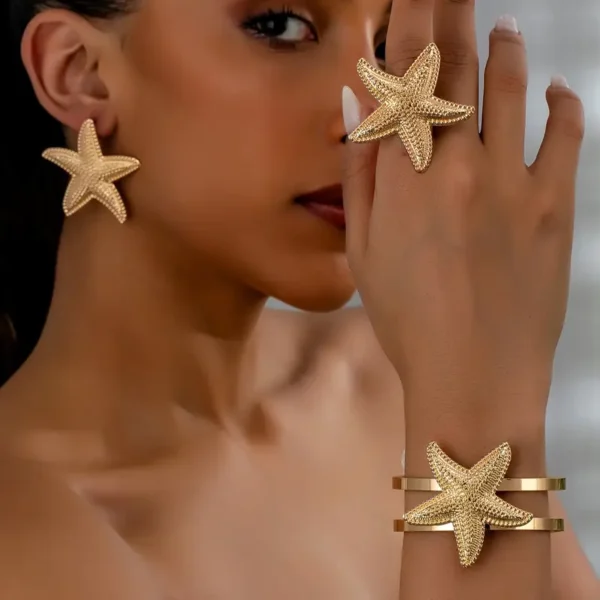 طقم مجوهرات للنساء بنجمة البحر، أقراط وسوار ناعم