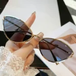 نظارات بيضاوية نسائية كلاسيكية خفيفة وأنيقة، تصميم مريح للارتداء اليومي، يضيف لمسة رقي إلى أي إطلالة - الصورة 2