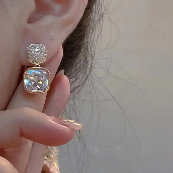 028dec1587b44f08a580e6019ceb41d2 goods