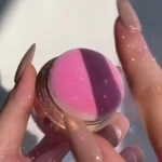 بودرة تزيين الوجه والجسم بلون الثلج والزهور لإشراقة ناعمة ولامعة، مناسبة للاستخدام اليومي والمناسبات الخاصة - الصورة 8