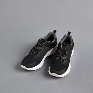 حذاء رياضي بارز الملمس برباط إغلاق من ماكس 1 UP21HA008CBLACKDARK UP21HA008C MXSS25021825 01 2100