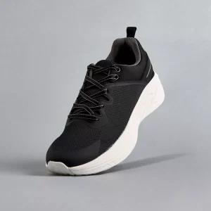 حذاء رياضي بارز الملمس برباط إغلاق من ماكس 2 UP21HA008CBLACKDARK UP21HA008C MXSS25021825 02 2100