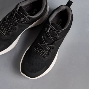 حذاء رياضي بارز الملمس برباط إغلاق من ماكس 3 UP21HA008CBLACKDARK UP21HA008C MXSS25021825 03 2100