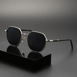 نظارات رجالية دائرية أنيقة بإطار أسود وتفاصيل ذهبية – لمظهر كلاسيكي عصري 6 b1d99310 d5f7 4b9d a45d 5e306be5d0ed