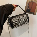 شنطة نسائية سوداء فاخرة مزينة بالراين اللامع بحزام كروسبودي قابل للفصل