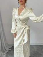 فستان دانتيل نسائي، فستان دانتيل، فستان ساتان، طوق خصر، رقبة V، فستان أنيق، ملابس نسائية، موضة 2025، تصميم دانتيل، فستان لكل المناسبات، فستان قابل للغسل، فستان خفيف، فستان عصري، ستايل راقي.