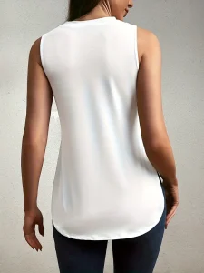 توب نسائي كاجوال بيضاء بدون أكمام، خفيف وأنيق لصيف مريح، مثالي للارتداء اليومي أو المناسبات الكاجوال 3 803323c3 ecb7 47b6 9636 ccbb41da401c