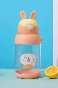 زجاجة مياه أطفال بتصميم أرنب كرتوني آمنة وصديقة للبيئة، مثالية للمدرسة والاستخدام اليومي 1 8fc11100 7905 475e 8d0d a8e42bb829a5