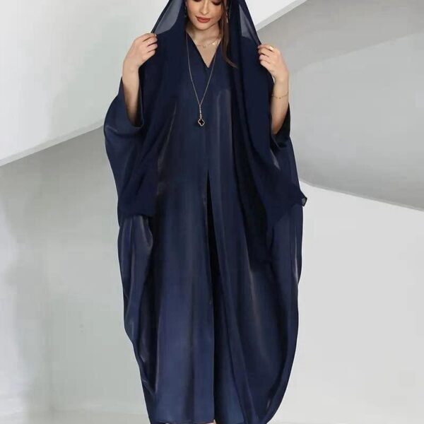 عباية نسائية خليجية فاخرة باللون الكحلي، تصميم واسع