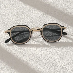 نظارات بإطار معدني متين وعدسات مزخرفة 6 fbd02226 2b9c 48d4 8feb 02b5d9932892