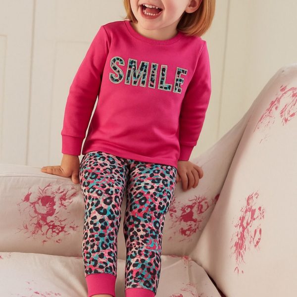 بيجامة بناتي شتوية قطنية فوشيا بكلمة SMILE مع بنطال ليقنز بطبعة جلد الفهد الملونة