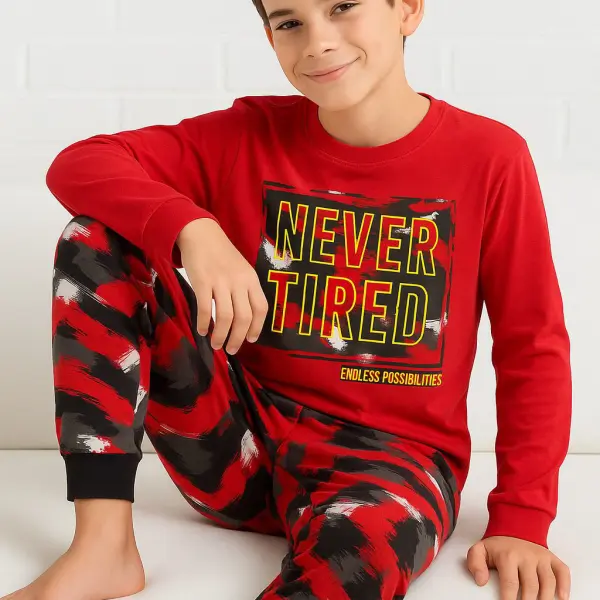 بيجامة أولادي قطنية بطبعة NEVER TIRED