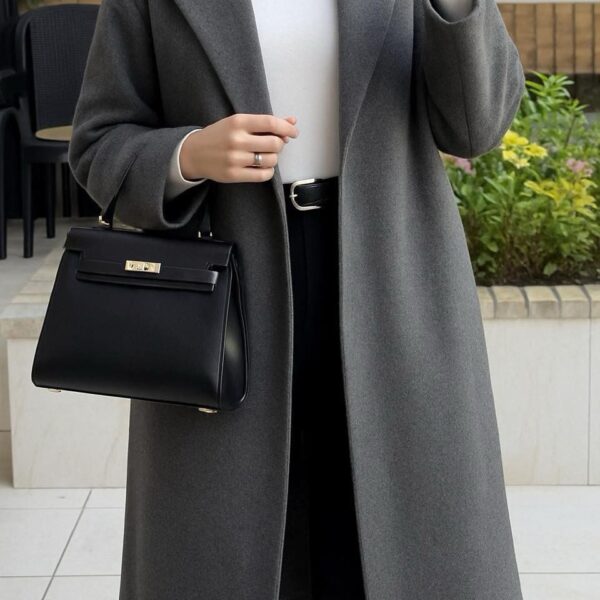 معطف نسائي صوف رمادي طويل بتصميم كلاسيكي وياقة عريضة