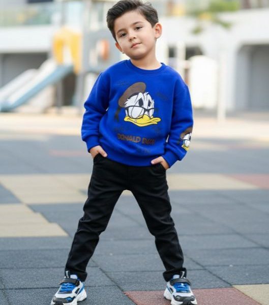 سويتشيرت أطفال دونالد داك، تصميم عصري مريح وأنيق للإطلالات اليومية، لون أزرق وأحمر عصري