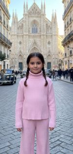 طقم بناتي شتوي تريكو وردي فاتح من قطعتين