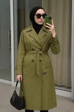 معطف نسائي ترنش طويل زيتي بحزام خصر، تصميم أنيق ودافئ