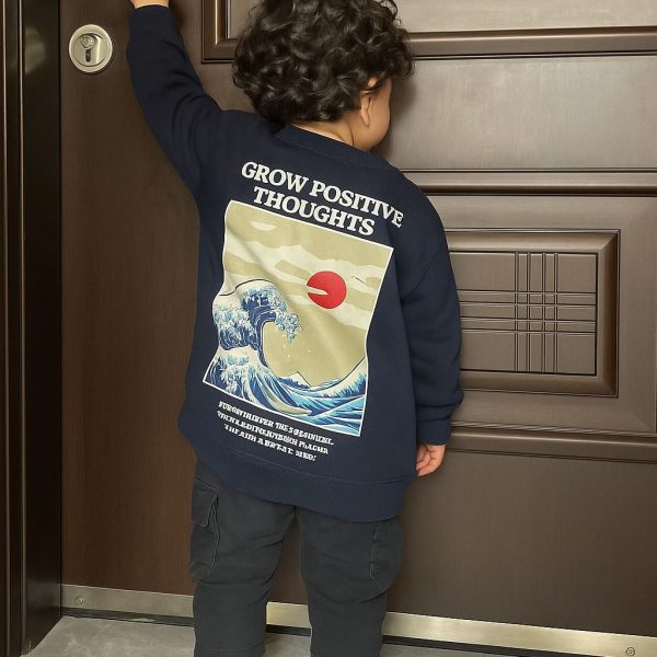 سويت شيرت أطفال كحلي، سويت شيرت أطفال، سويت شيرت كحلي، سويت شيرت مطبوع، ملابس أطفال أولاد، أزياء كاجوال للأطفال، سويت شيرت شتوي، ملابس يومية للأطفال، ملابس قطنية