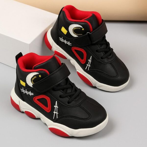 سنيكرز أطفال أسود أحمر بتصميم عين مطرز، حذاء رياضي مريح وأنيق