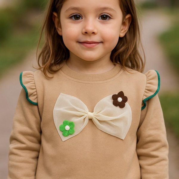 سويتشيرت أطفال بيج بتفاصيل زهور ملونة، تصميم عصري مريح وأنيق