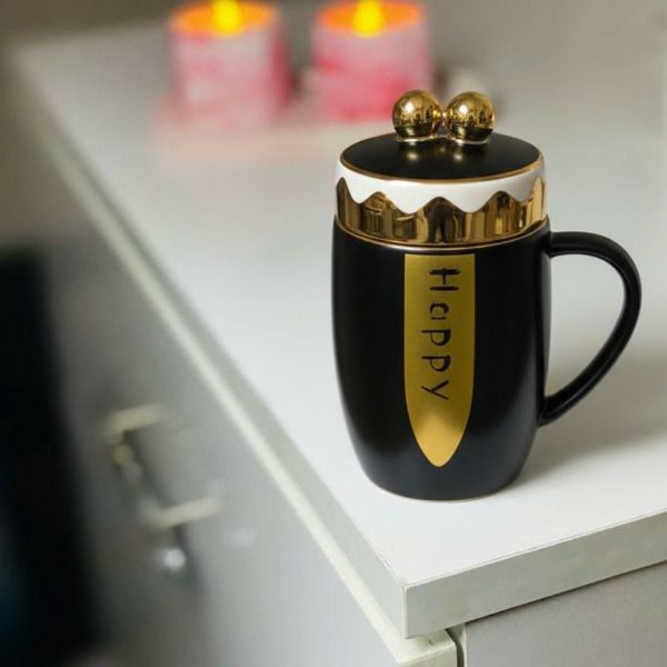 كوب خزفي فاخر أسود بغطاء ذهبي وكلمة Hoppy، تصميم أنيق
