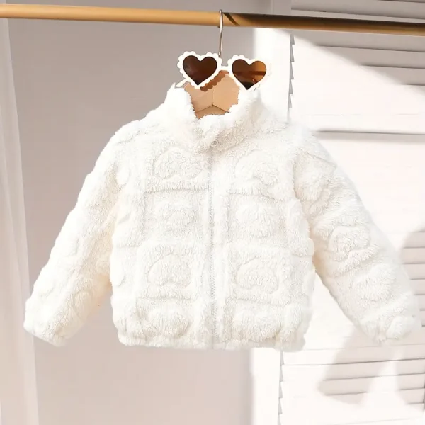 جاكيت فرو أطفال أبيض بنقشة قلوب، تصميم شتوي دافئ وعصري