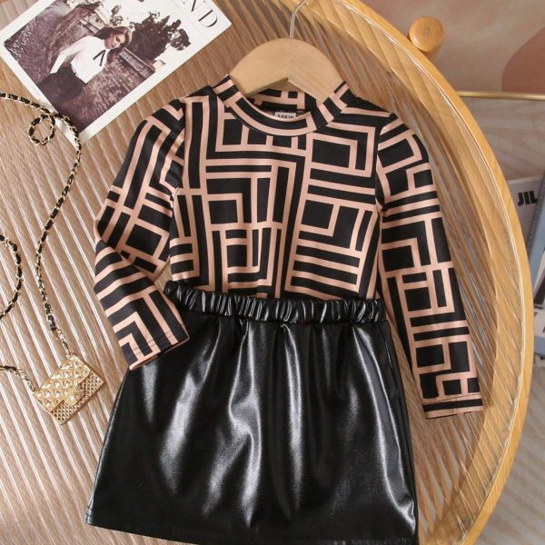 فستان أطفال بنقشة هندسية وجيب جلد