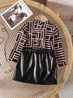 فستان أطفال، فستان بناتي، نقشة هندسية، جيب جلد، فستان خروج، فستان مناسبة، ملابس بنات، فستان شتوي، فستان عصري، فستان أنيق