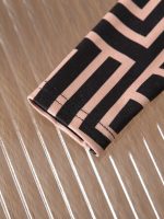 فستان أطفال، فستان بناتي، نقشة هندسية، جيب جلد، فستان خروج، فستان مناسبة، ملابس بنات، فستان شتوي، فستان عصري، فستان أنيق