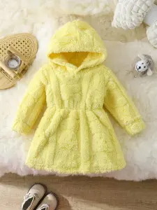 معطف فرو شتوي بناتي بقبعة، خامة فاخرة ولون أصفر باستيل، تصميم ناعم الملمس مريح للارتداء اليومي 1 1730683627b4da6b912ce32c3e84e6267f3986671d