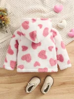 جاكيت فرو شتوي، جاكيت أطفال، جاكيت فرو، جاكيت شتوي بناتي، جاكيت بقبعة، ملابس شتوية، ملابس فرو، موضة أطفال، جاكيت قلوب، أزياء أطفال