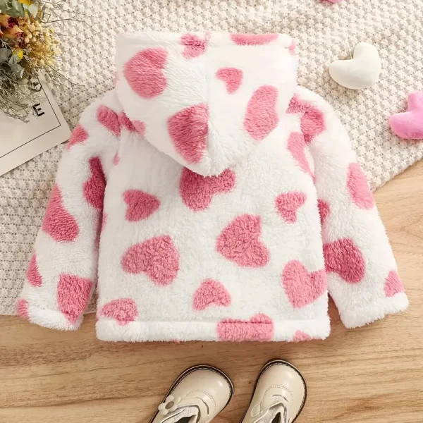 جاكيت فرو شتوي، جاكيت أطفال، جاكيت فرو، جاكيت شتوي بناتي، جاكيت بقبعة، ملابس شتوية، ملابس فرو، موضة أطفال، جاكيت قلوب، أزياء أطفال