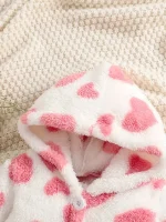 جاكيت فرو شتوي، جاكيت أطفال، جاكيت فرو، جاكيت شتوي بناتي، جاكيت بقبعة، ملابس شتوية، ملابس فرو، موضة أطفال، جاكيت قلوب، أزياء أطفال