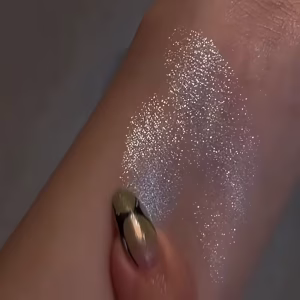 هايلايت عيون ووجه ثلاثي الأبعاد مقاوم للماء من HERORANGE بلمسة طبيعية متوفّر بلونين 8 659edc58 f403 4ad3 80ec 2342669a9d73