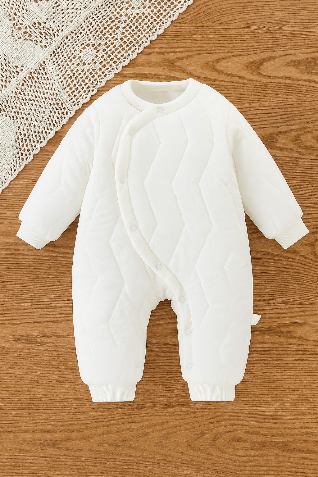 سالوبيت شتوي مبطن للمواليد، ملابس دافئة ومريحة لفصل الشتاء، خامة ناعمة تحافظ على راحة الطفل طوال اليوم سالوبيت شتوي مبطن للمواليد، ملابس دافئة ومريحة لفصل الشتاء، خامة ناعمة تحافظ على راحة الطفل طوال اليوم