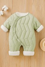 سالوبيت أطفال، ملابس مواليد، سالوبيت شتوي، سالوبيت مبطن، ملابس دافئة للمواليد، ألوان ناعمة، ملابس شتوية للرضع