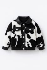 جاكيت أطفال فرو صناعي بنقشة كاو، تصميم شتوي دافئ وعصري