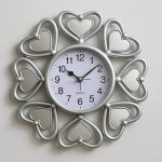 ساعة حائط، ديكور منزلي، ساعة ذهبية، ساعة غرف نوم، ساعة ليفينج، ساعة أنيقة، تصميم قلوب، ساعة ديكور فاخرة، ساعة كلاسيكية
